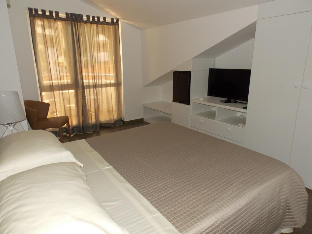 Corte Dei Merli Suite & Room Ровин Екстериор снимка